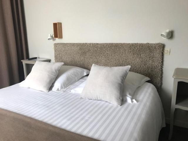 Hotel La Petite Auberge Ares Eksteriør billede
